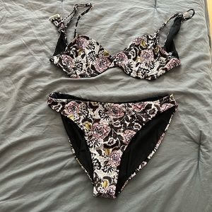 NWOT Beach Riot - Size L set